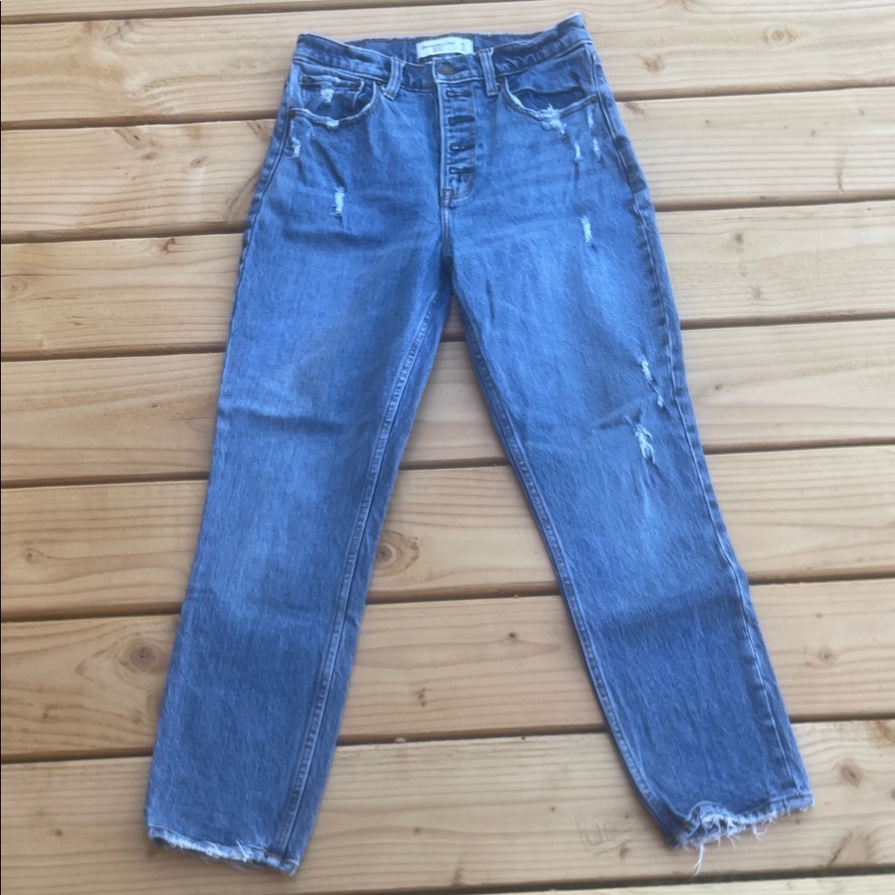 Abercrombie & Fitch High-Rise Distressed Straight Jeans - Medium Blue